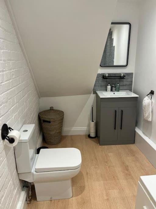 Newly Renovated Stunning Warehouse Apartment ボーンマス エクステリア 写真