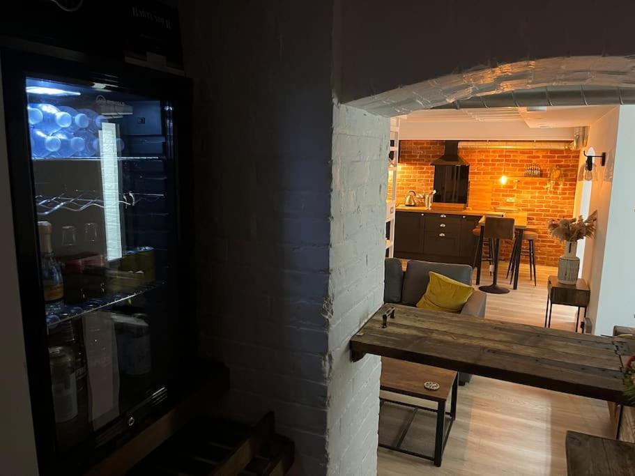 Newly Renovated Stunning Warehouse Apartment ボーンマス エクステリア 写真
