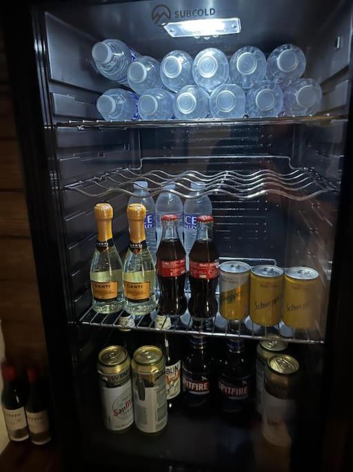 Newly Renovated Stunning Warehouse Apartment ボーンマス エクステリア 写真