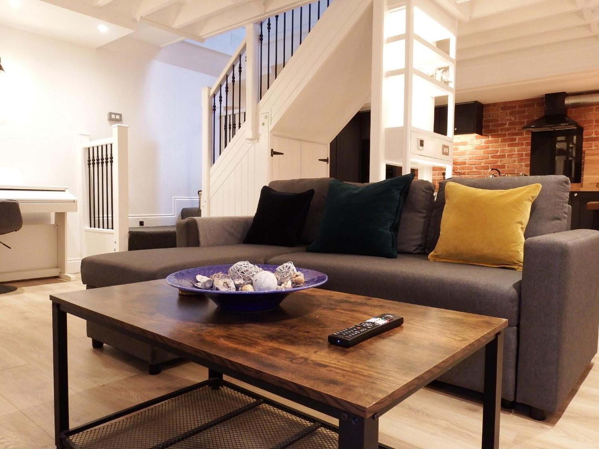 Newly Renovated Stunning Warehouse Apartment ボーンマス エクステリア 写真