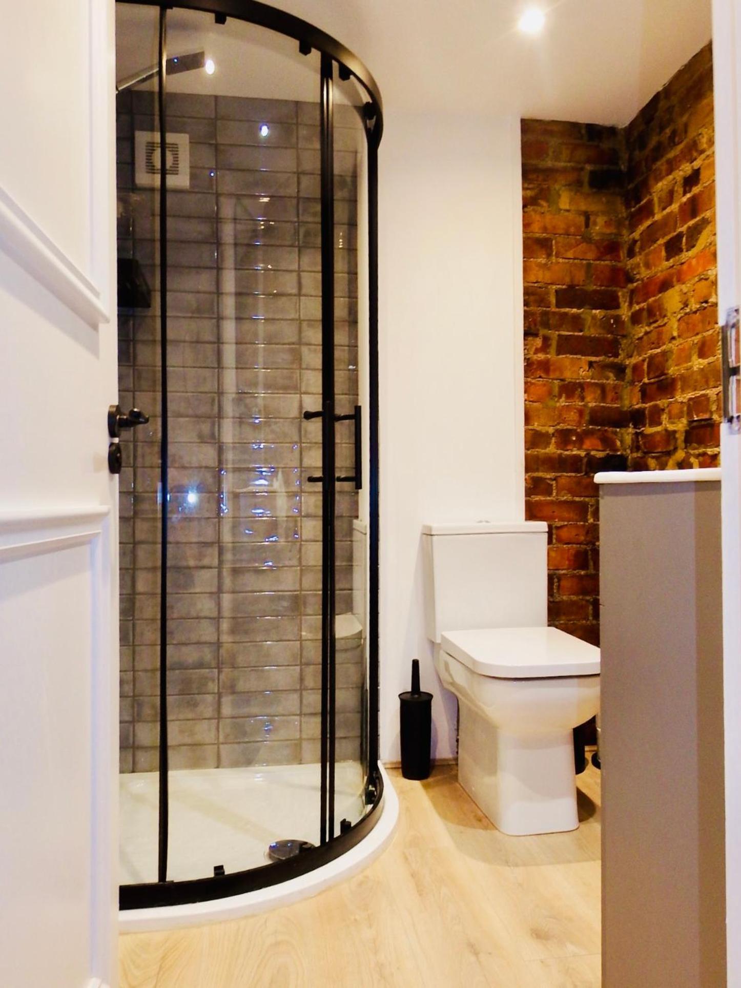 Newly Renovated Stunning Warehouse Apartment ボーンマス エクステリア 写真