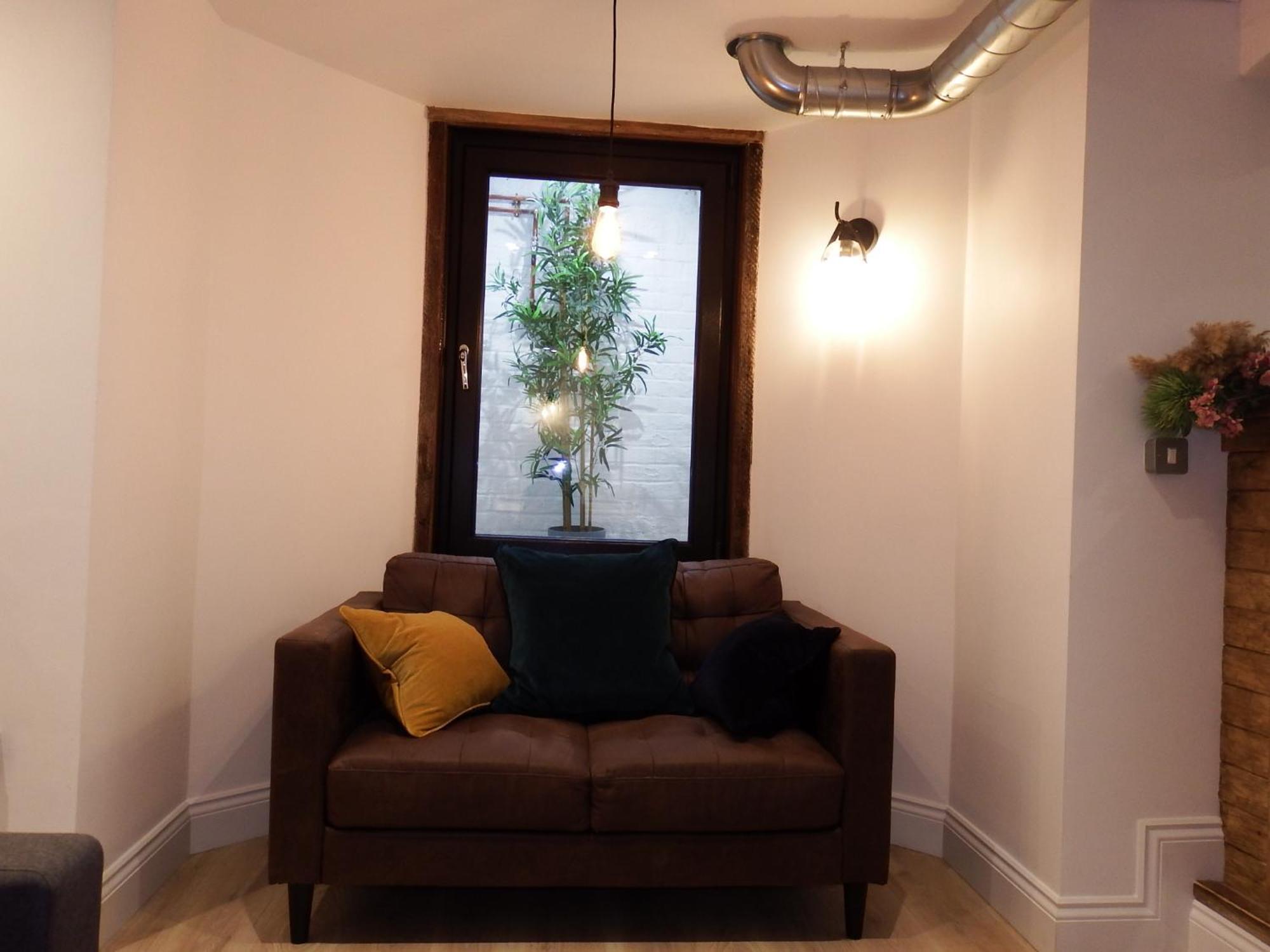 Newly Renovated Stunning Warehouse Apartment ボーンマス エクステリア 写真