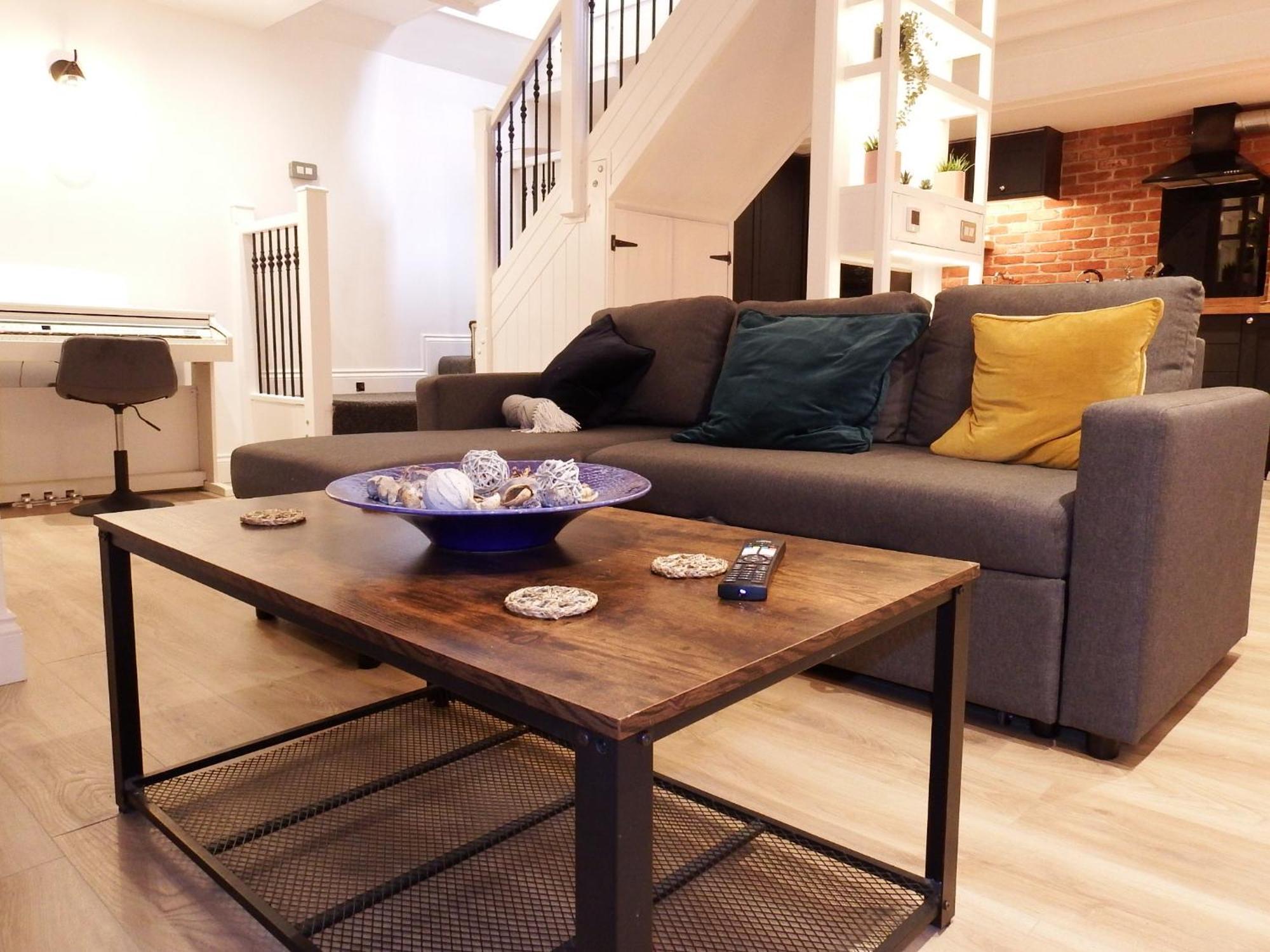 Newly Renovated Stunning Warehouse Apartment ボーンマス エクステリア 写真